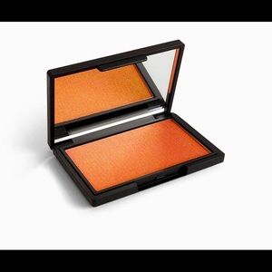 Phase Zero blusher in Making Moves